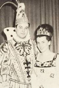 Prinz Karl-Heinz der Dritte Altenhofen der erste Petersburger, hatten den Thron bestiegen, zusammen mit seiner Prinzessin Marika Ax